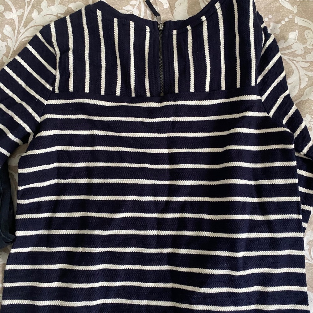 Sweater/Blouse - Picture 2 of 5